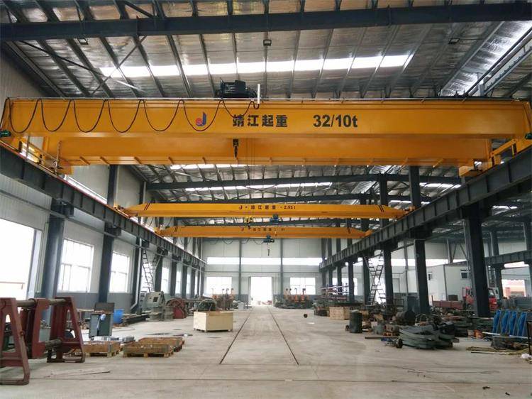 双梁桥式起重机的结构组成及工作原理